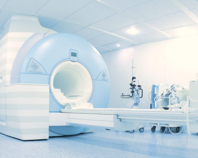 Badania rezonansem magnetycznym u pacjentów z implantowanymi urządzeniami do elektroterapii serca (aktualizacja 2022)