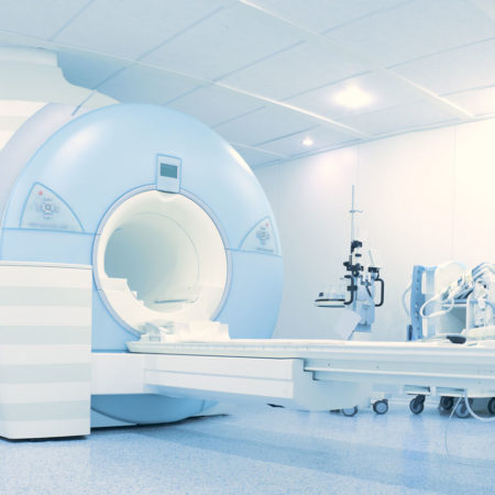 Rezonans magnetyczny oraz tomografia komputerowa u pacjentów z implantowanymi urządzeniami do elektroterapii serca